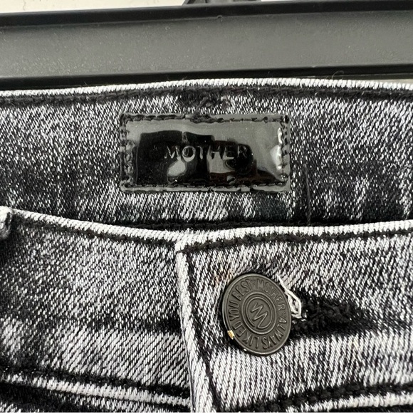 MOTHER The Insider Crop Step Fray in Train Stops Size 25 EUC - Picture 9 of 14